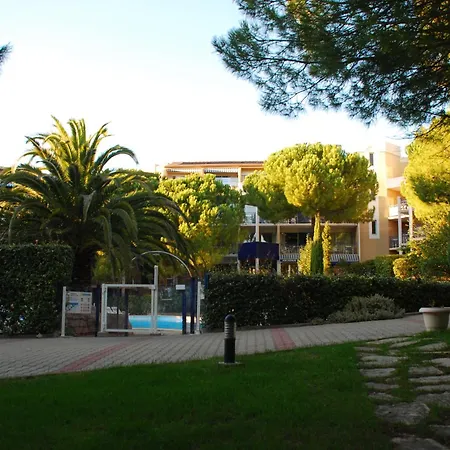 Aparthotel Goelia Arcadius 2*